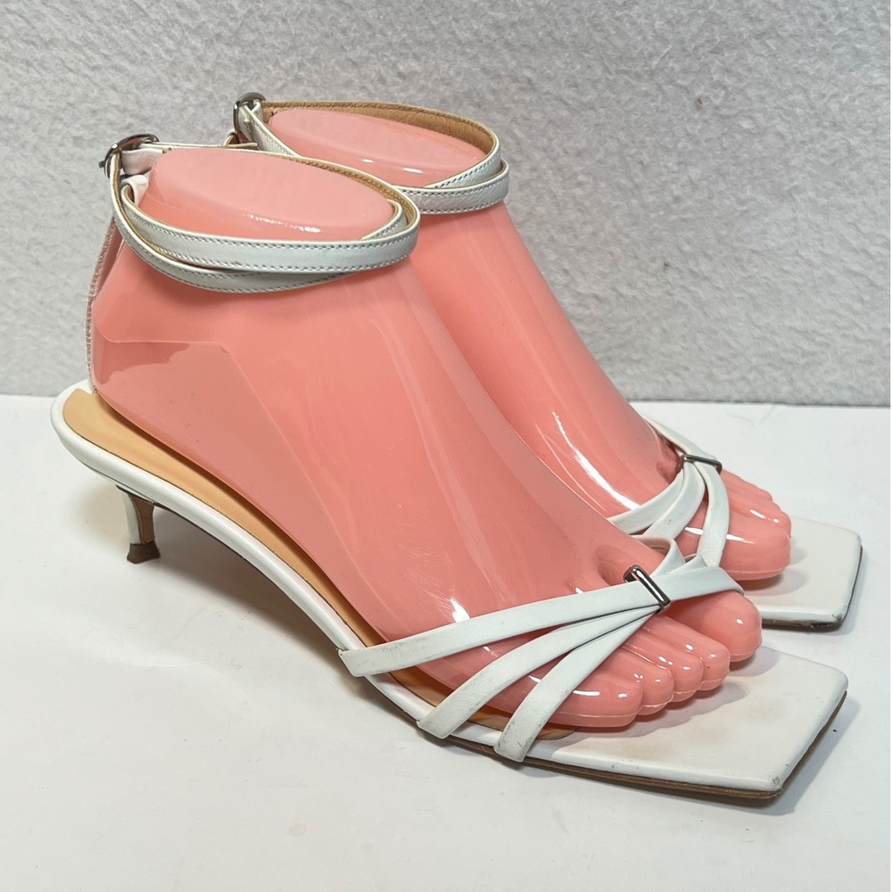 BY FA  White Leather Strappy Ankle Wrap Square Toe Kitten Heels 39 US8.5 Sandals